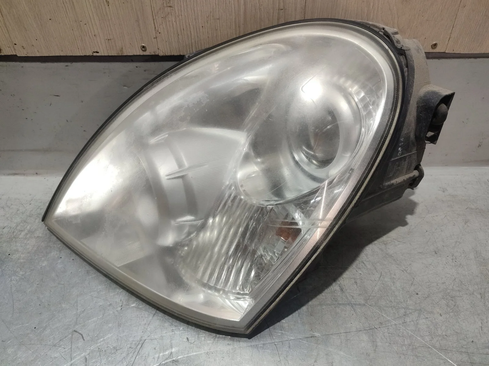 Фара SsangYong Rexton 2009 Y250