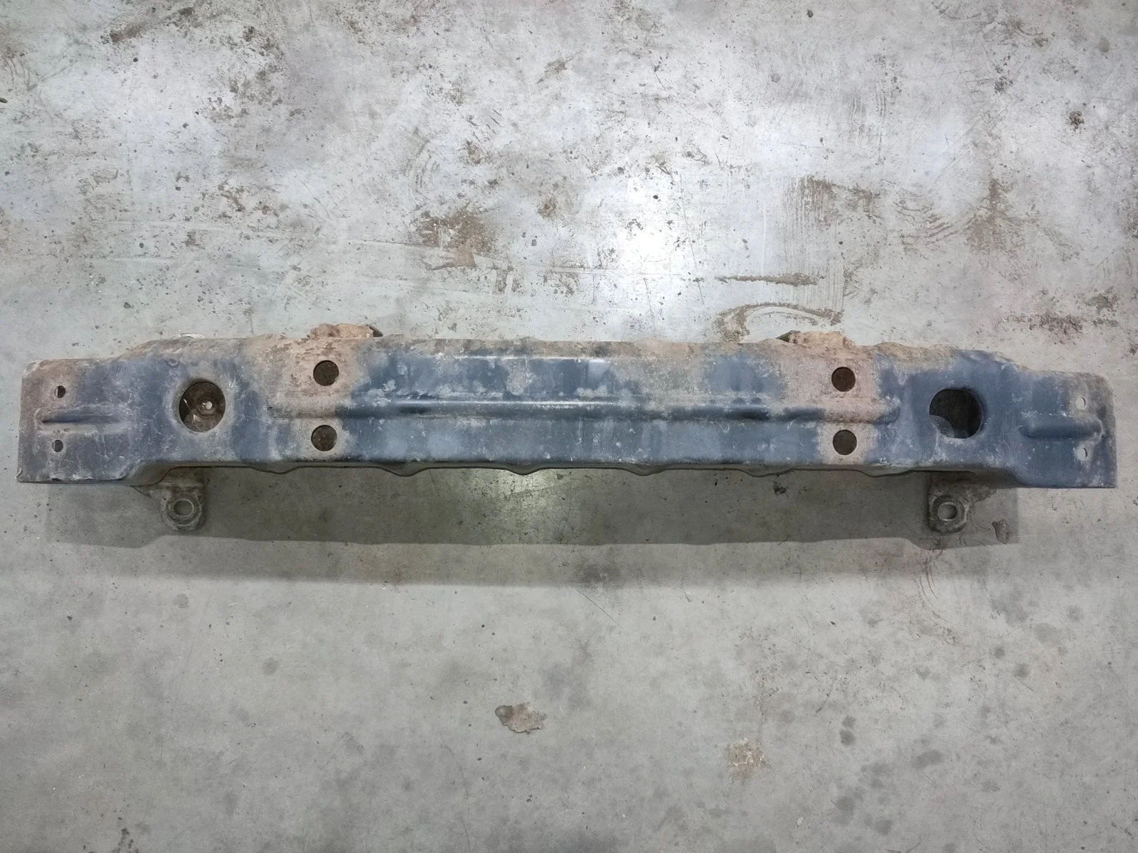 Усилитель бампера SsangYong Rexton 2009 Y250