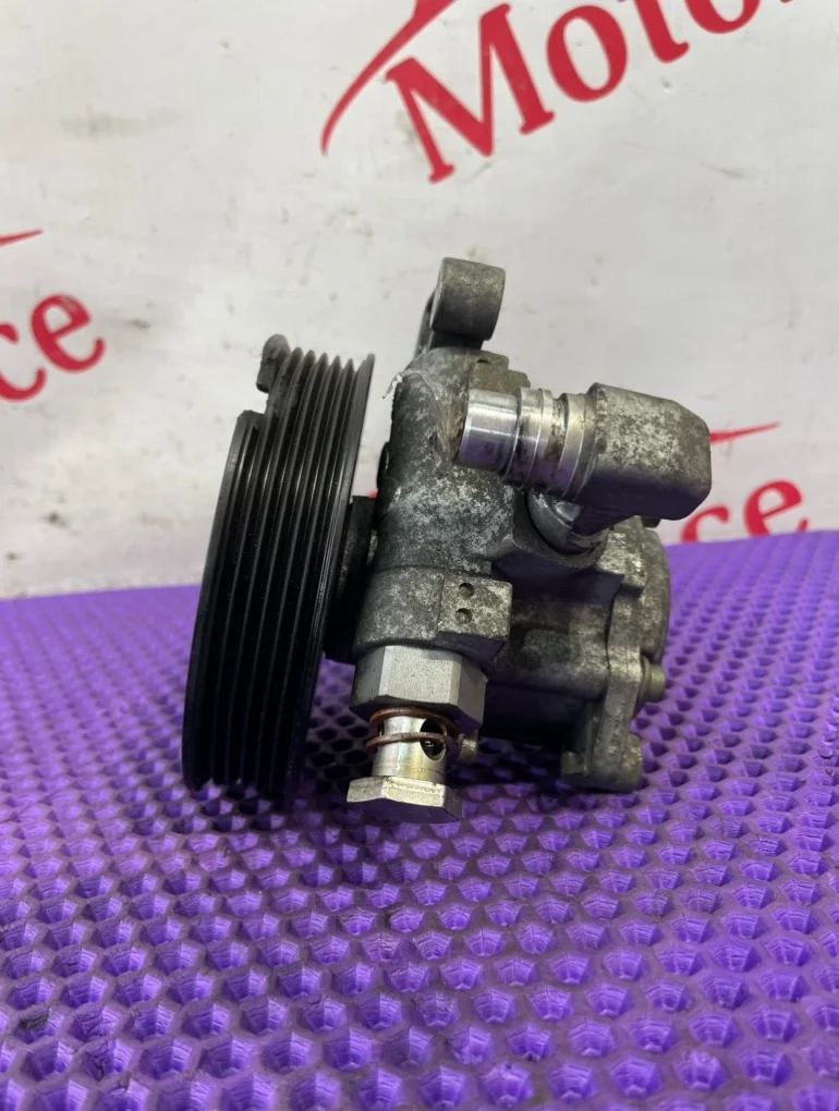 Насос гидроусилителя руля Mercedes-benz CLK-Class W209  3.5 272940