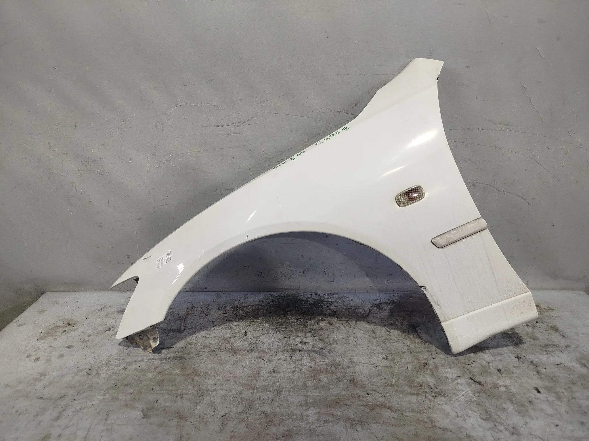 КРЫЛО TOYOTA LEXUS ALTEZZA ALTEZZA GITA IS200 IS300 5380253010 ПЕРЕДНЕЕ ЛЕВОЕ  белый, 040 S3958