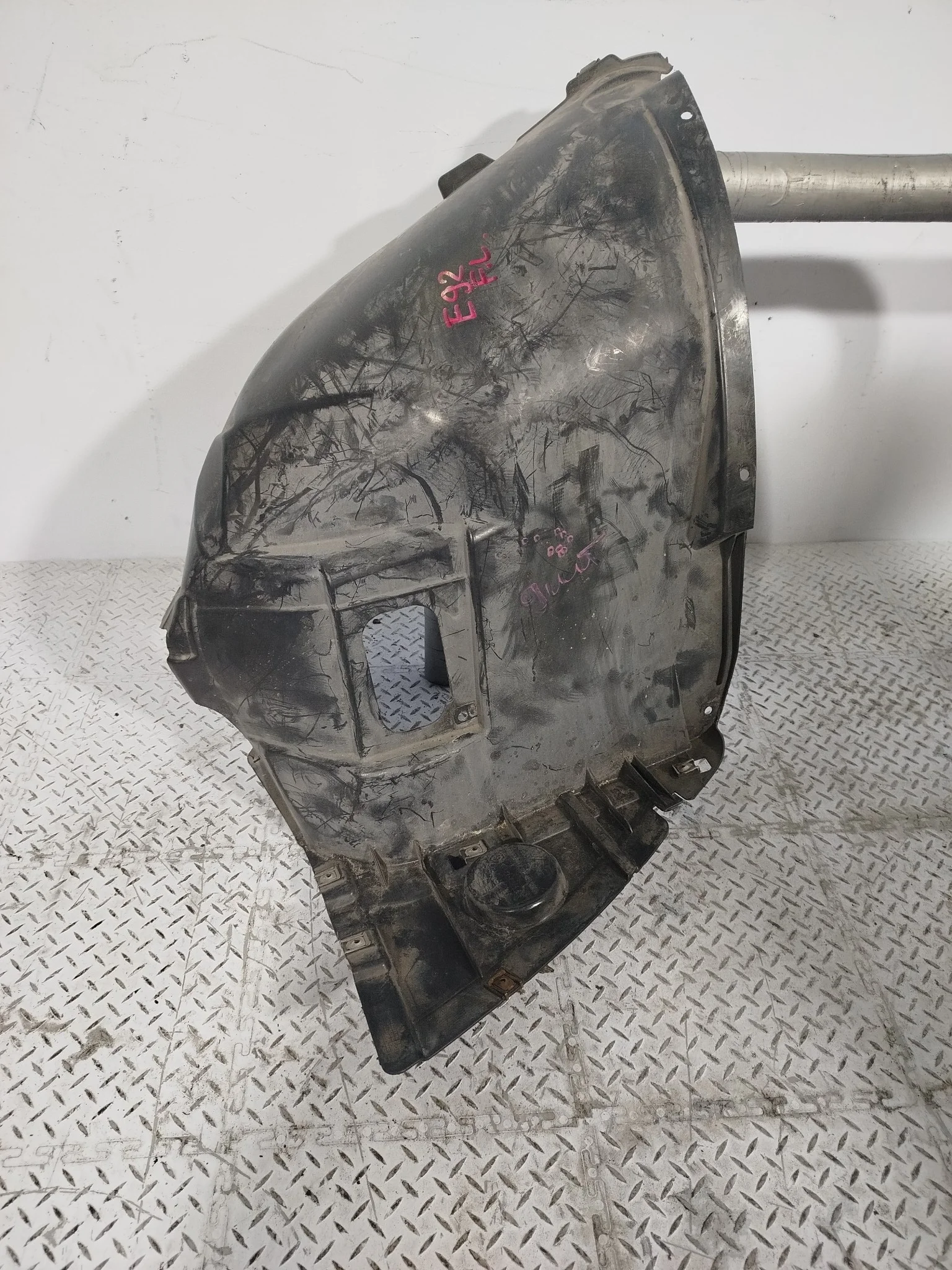 ПОДКРЫЛОК BMW ПЕРЕДНИЙ ЛЕВЫЙ 51717154415