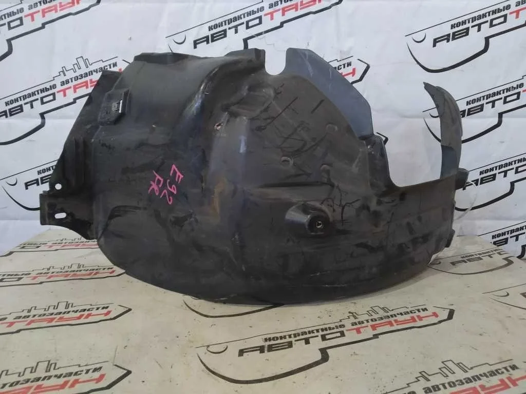 ПОДКРЫЛОК BMW ПЕРЕДНИЙ ПРАВЫЙ 51717154412