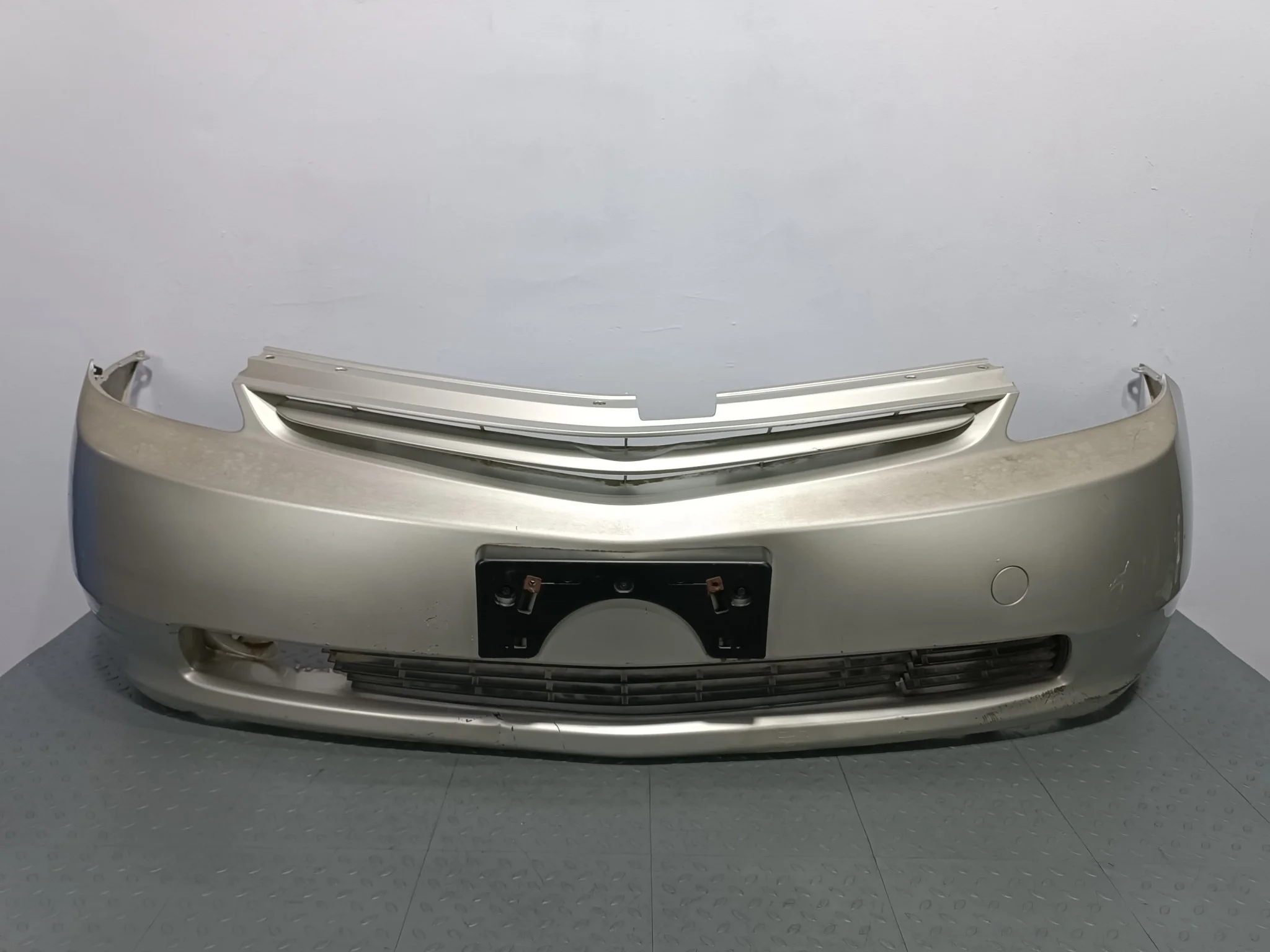 БАМПЕР TOYOTA PRIUS 5211947050B0 ПЕРЕДНИЙ серый F993