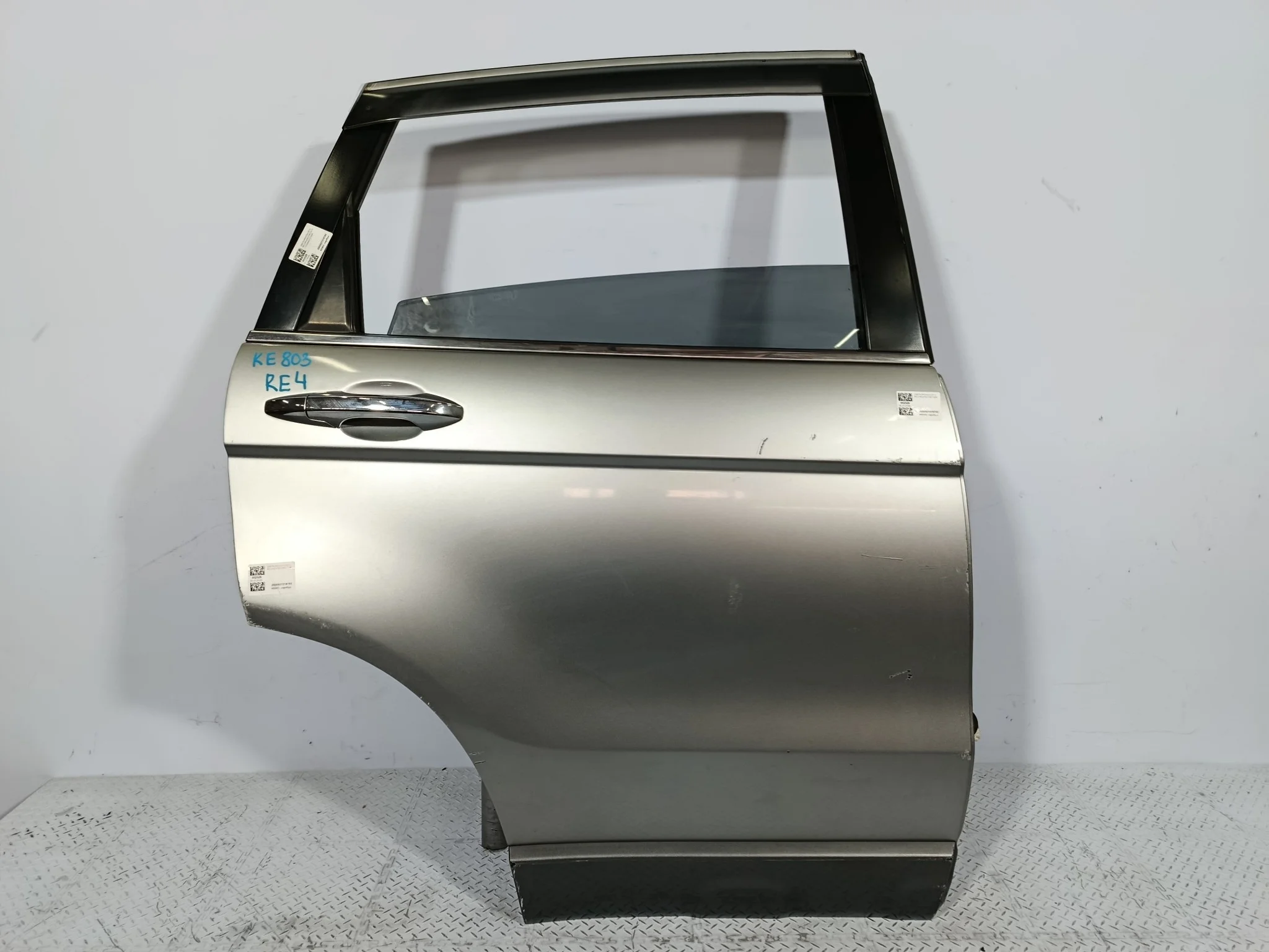 ДВЕРЬ HONDA CR-V 67510SWAA00ZZ ЗАДНЯЯ ПРАВАЯ серебро, NH711M KE803