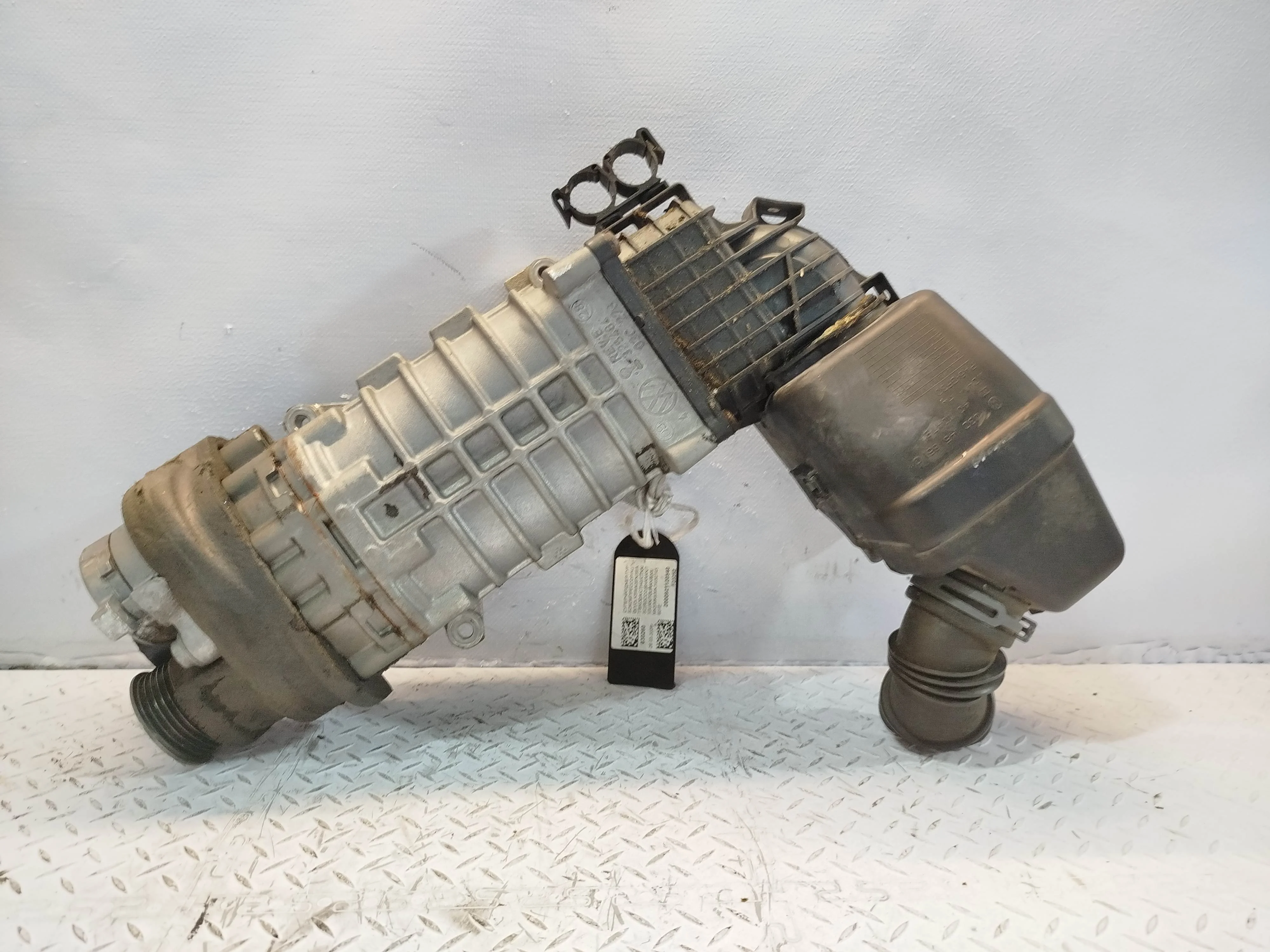 СУПЕРЧАРДЖЕР/ТУРБОКОМПРЕССОР AUDI VOLKSWAGEN SEAT SKODA 03C145601E  F2325Z