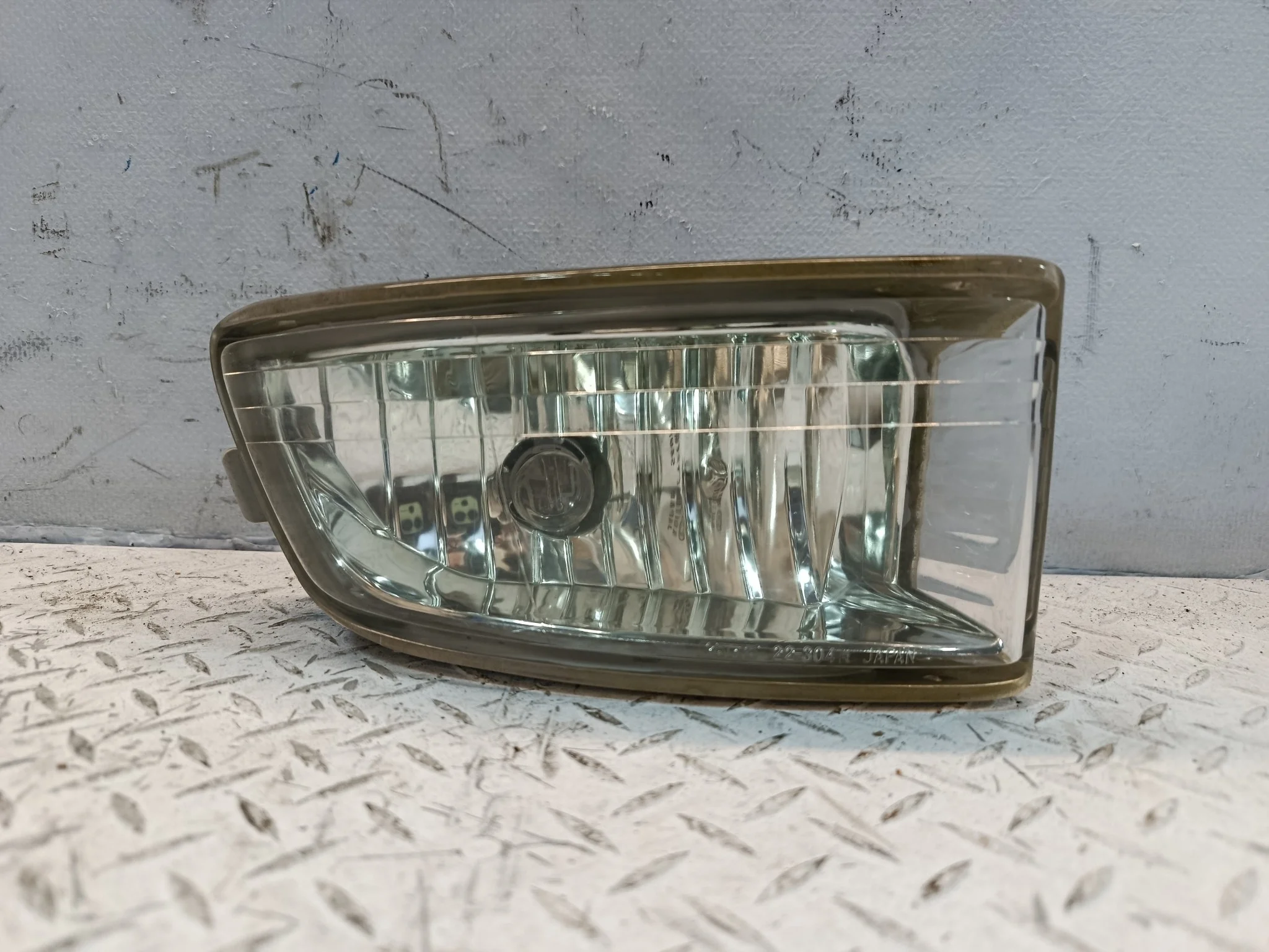 ТУМАНКА TOYOTA ПРАВО 8137522030 KE778Z