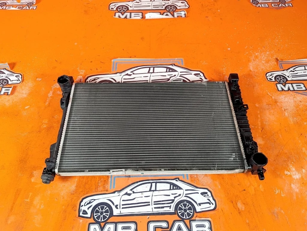 Радиатор Mercedes-Benz