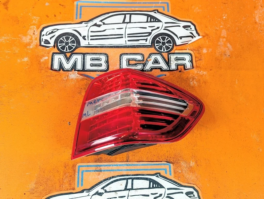 Фонарь задний правый Mercedes-Benz