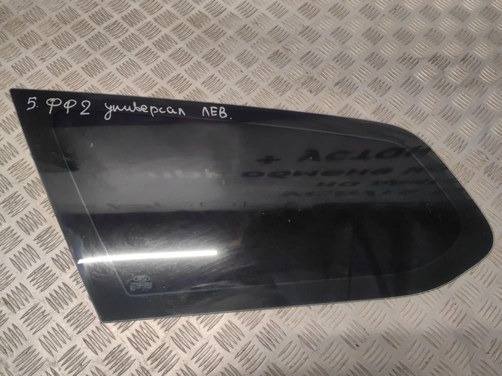 Стекло глухое левое Ford Focus 2