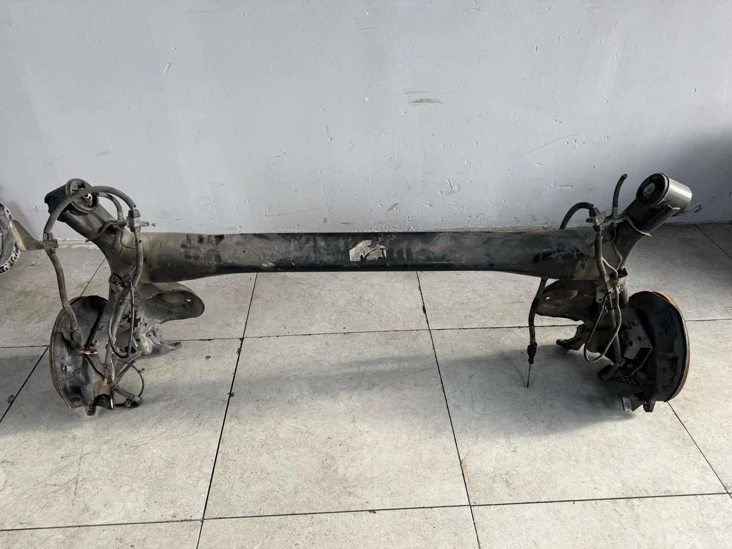 Балка задняя Nissan Qashqai J11 2014 555014EA0A