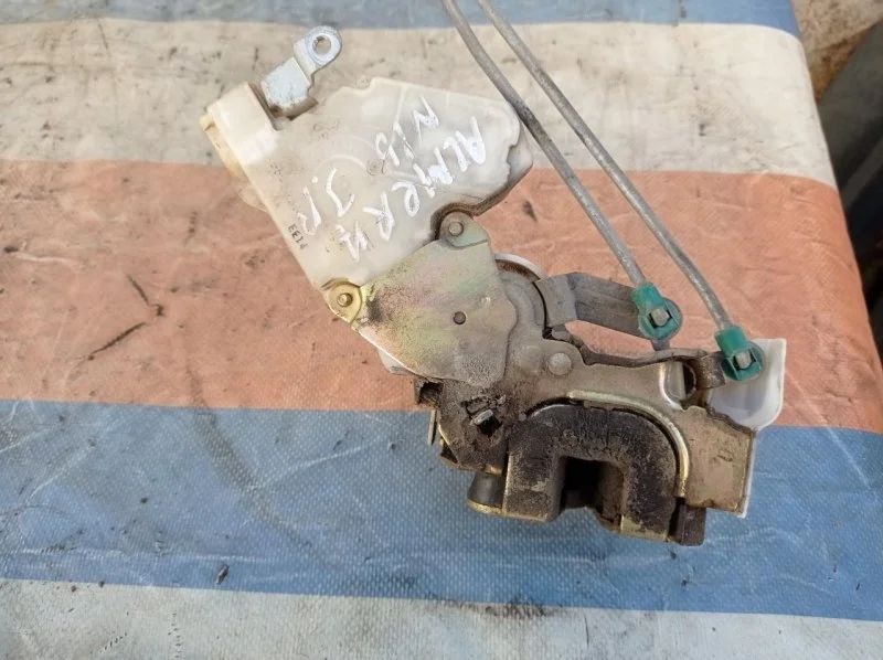 Замок двери Nissan Almera 2000-2006 82502BM760 N16, задний правый