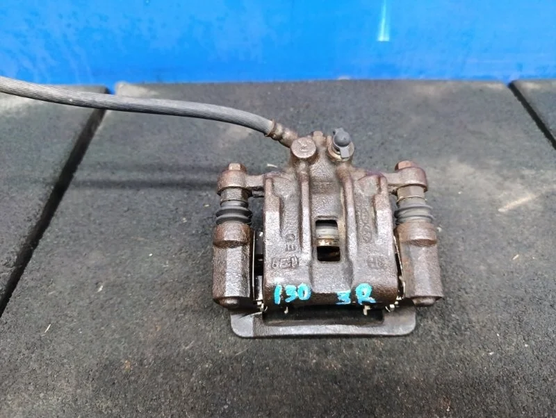 Суппорт тормозной Hyundai i30 2010 582301H300 FD 1.6 G4FC, задний правый