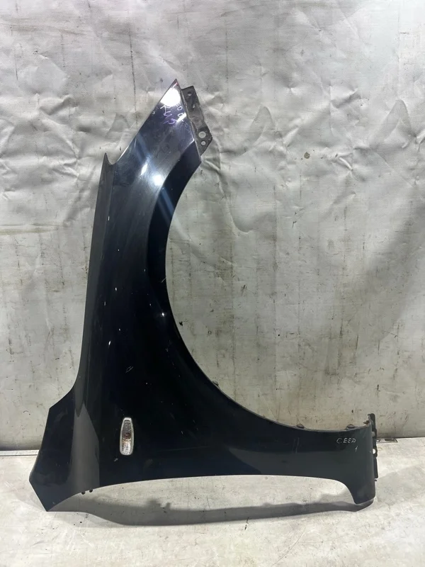 Крыло переднее правое KIA CEED 1