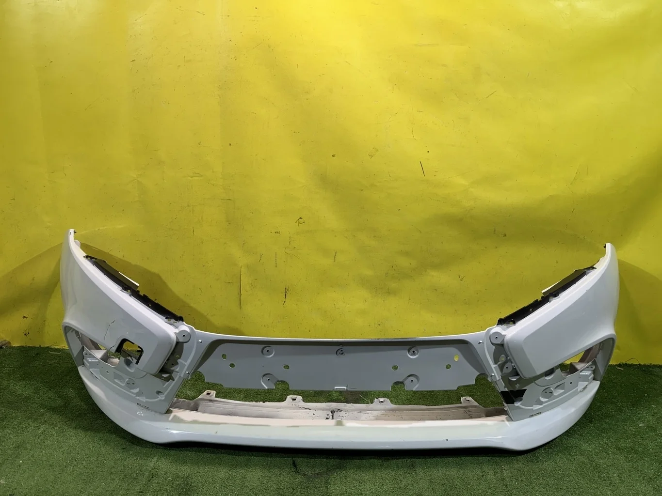 Бампер передний  Lada Vesta 2015- 8450006666 43606