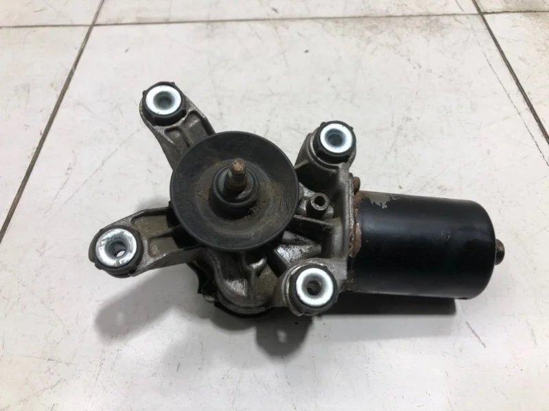 Моторчик стеклоочистителя передний Nissan Almera 1