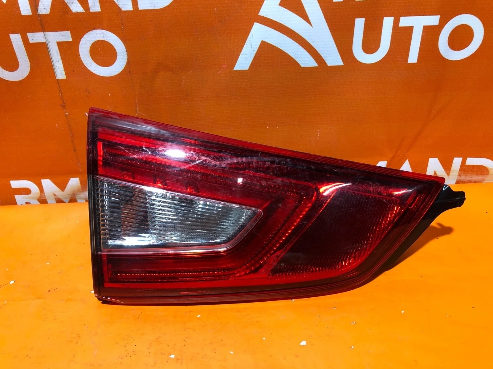 Фонарь внутренний Nissan Qashqai 2013-2019 j11