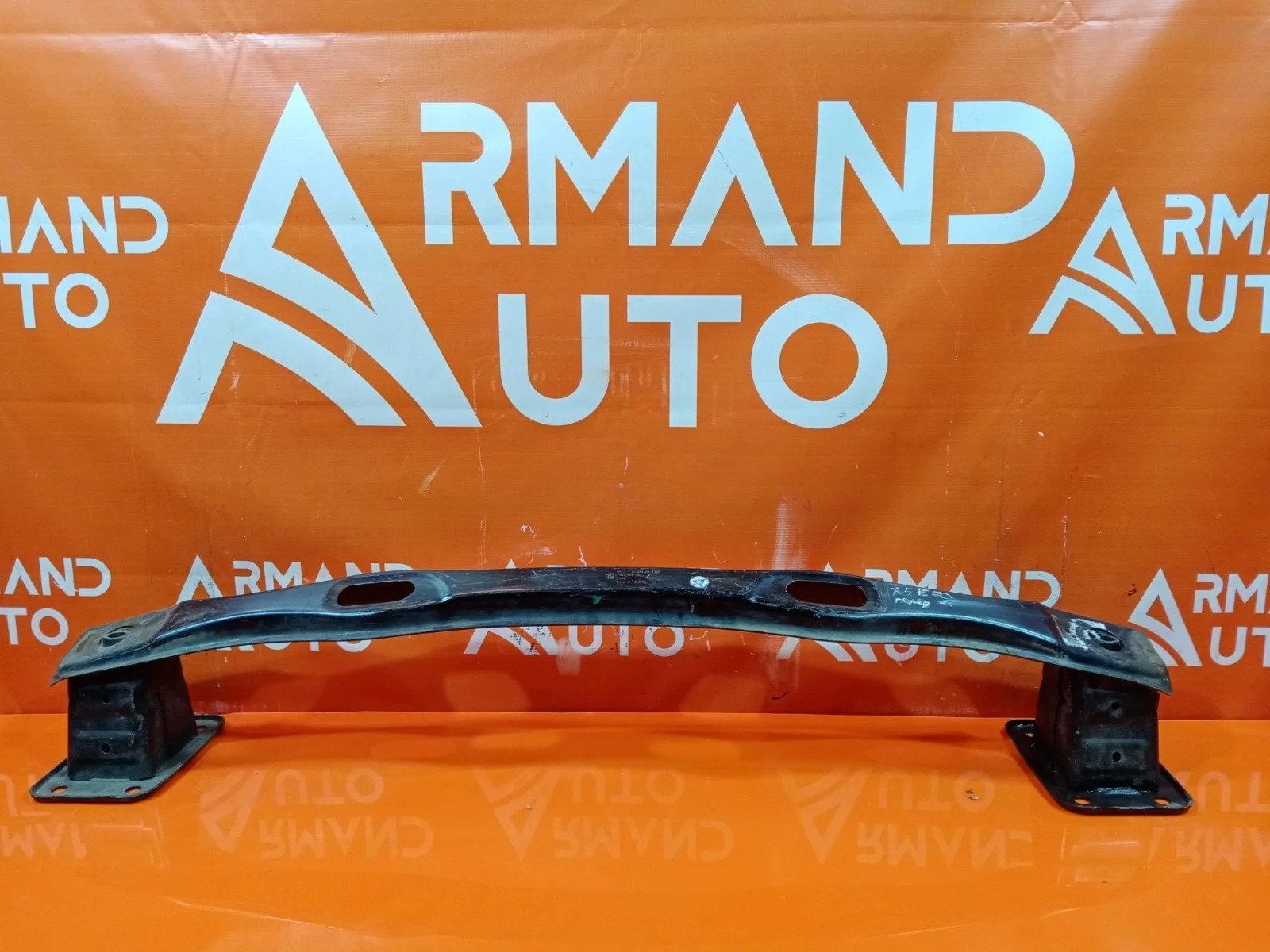 Усилитель бампера BMW X5 2006-2013 E70