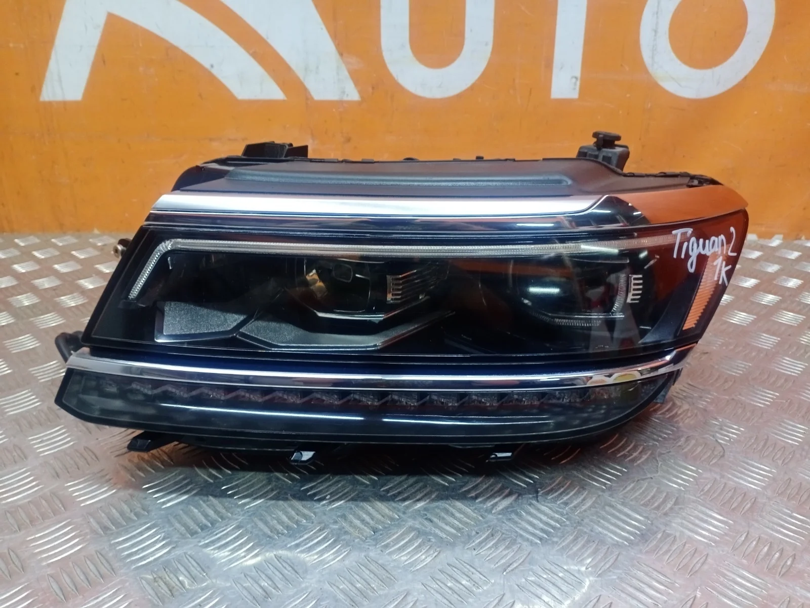 Фара Volkswagen Tiguan 2016-2020