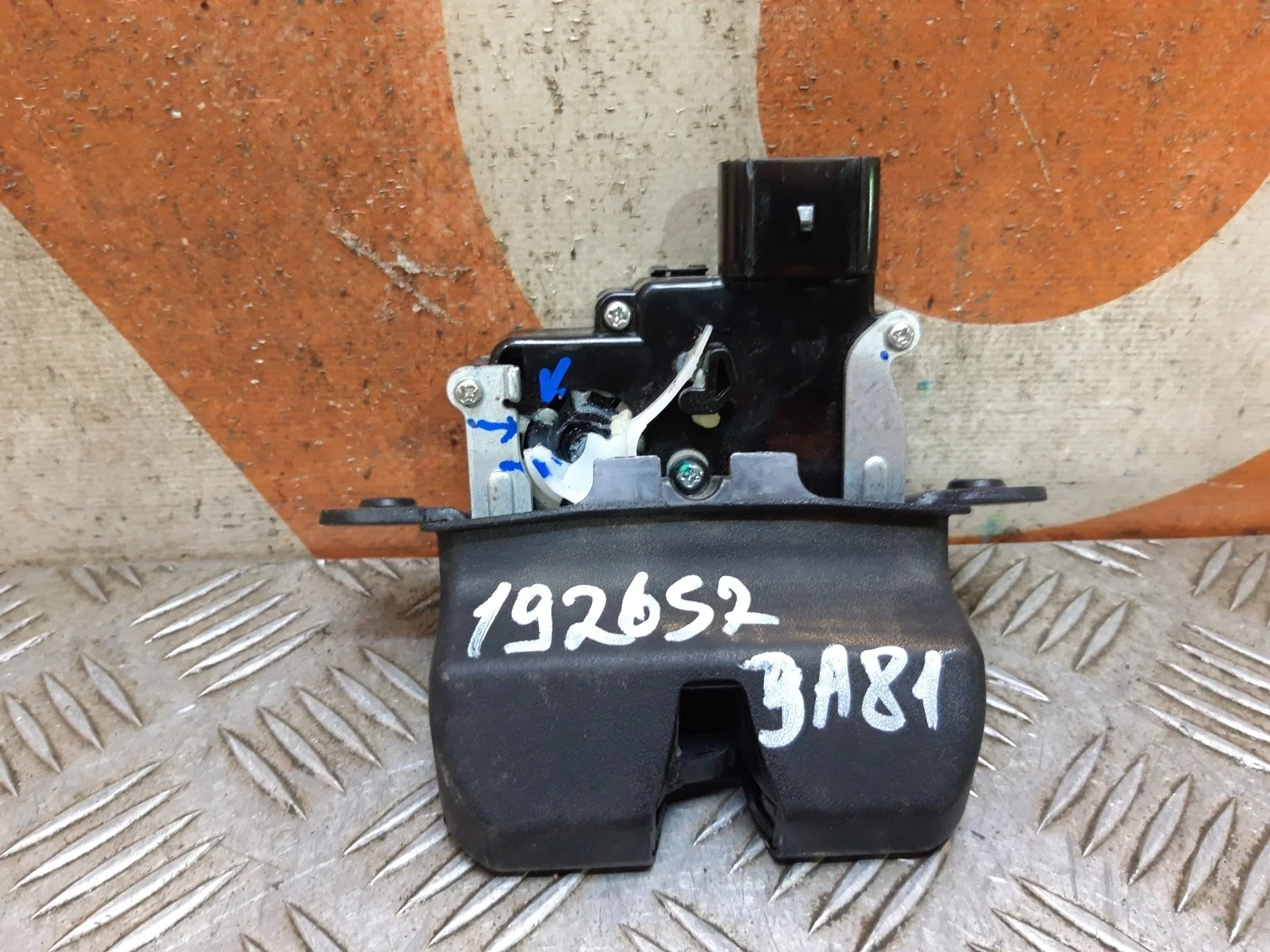 Замок двери багажника Hyundai Tucson 2015-2021 3