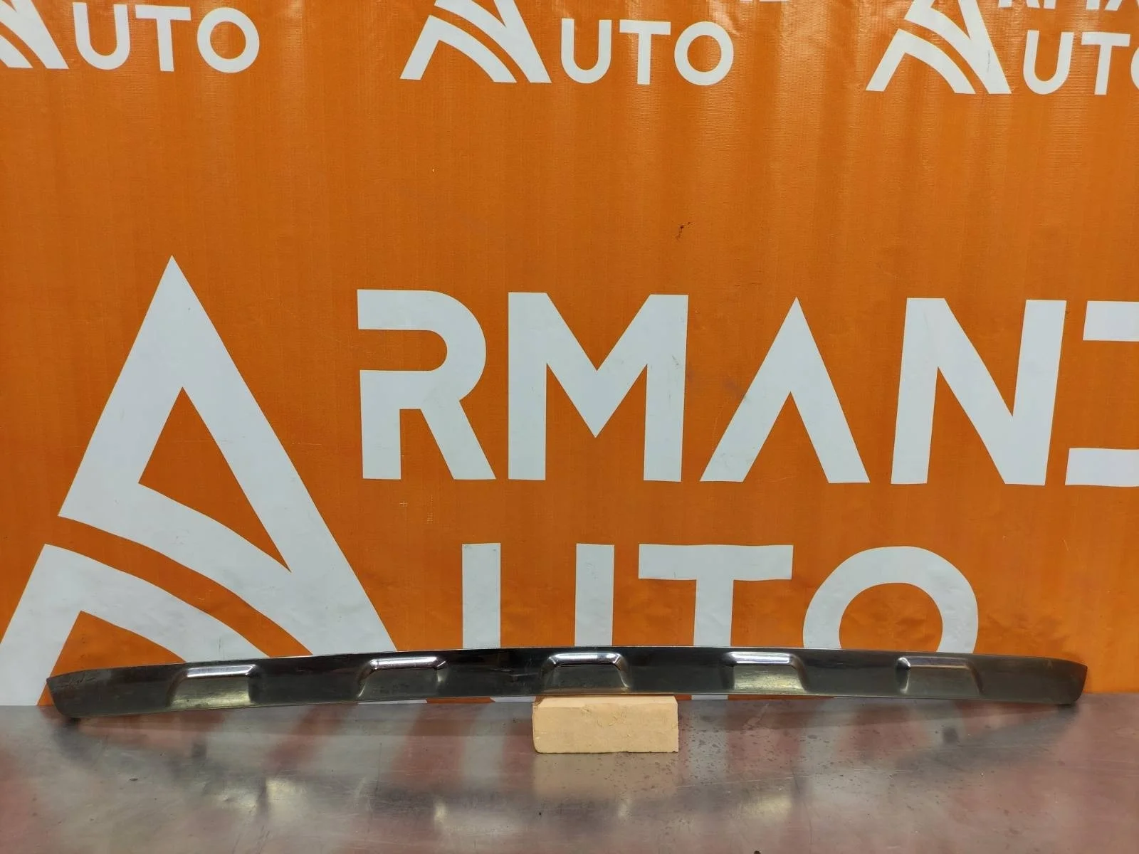 Декоративная накладка бампера LEXUS NX 2017-2021