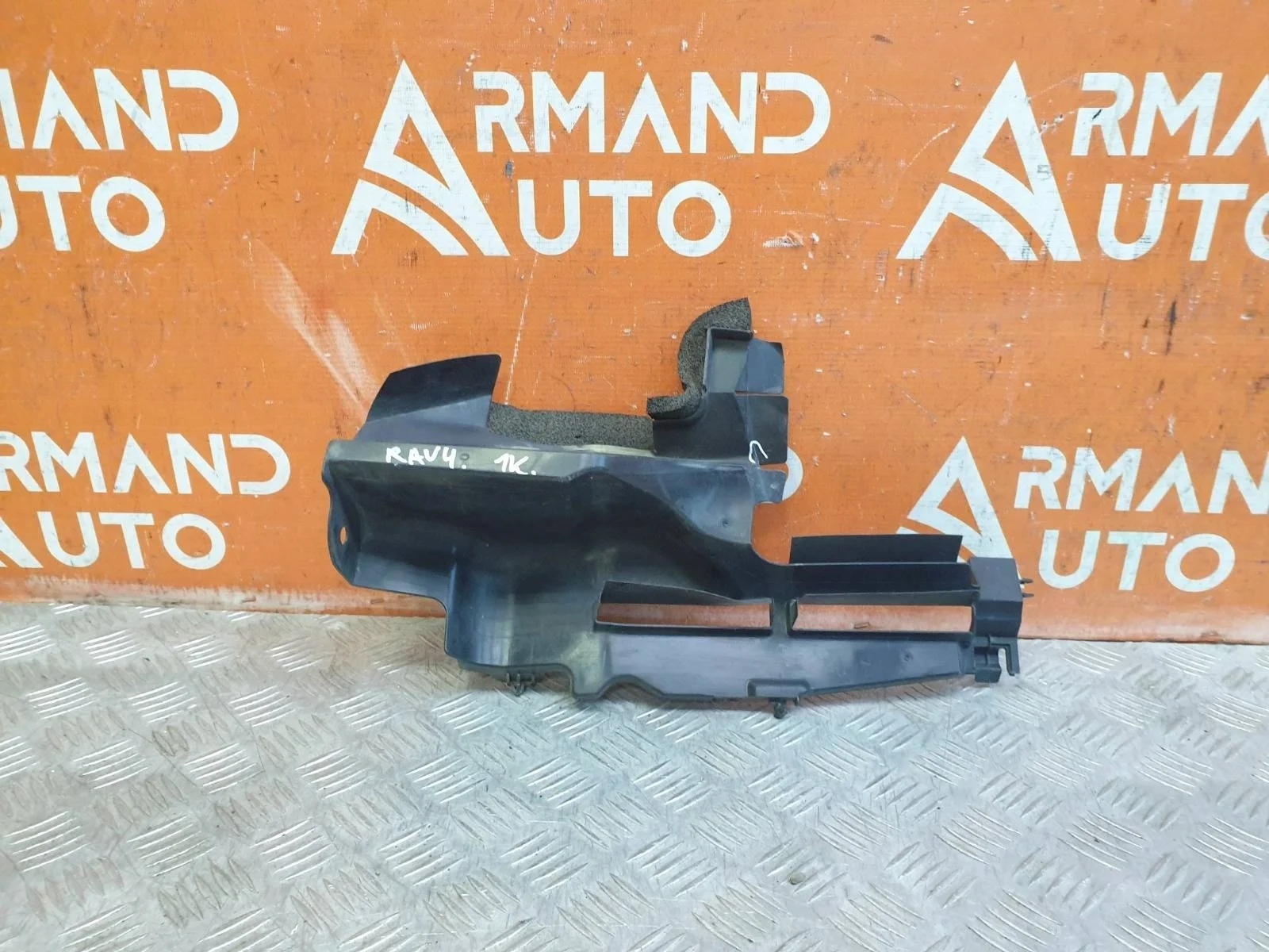 Дефлектор радиатора Toyota RAV4 2015-2019 CA40