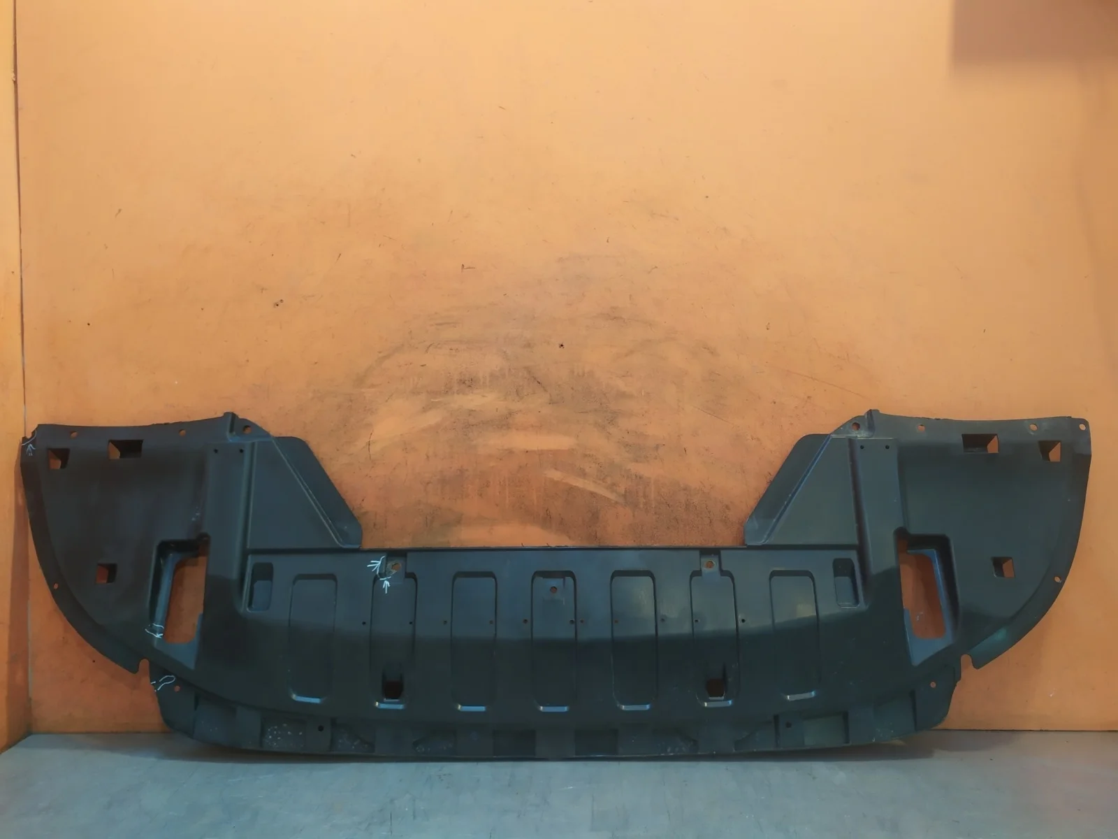 Пыльник бампера Mitsubishi Outlander 2012-нв 3