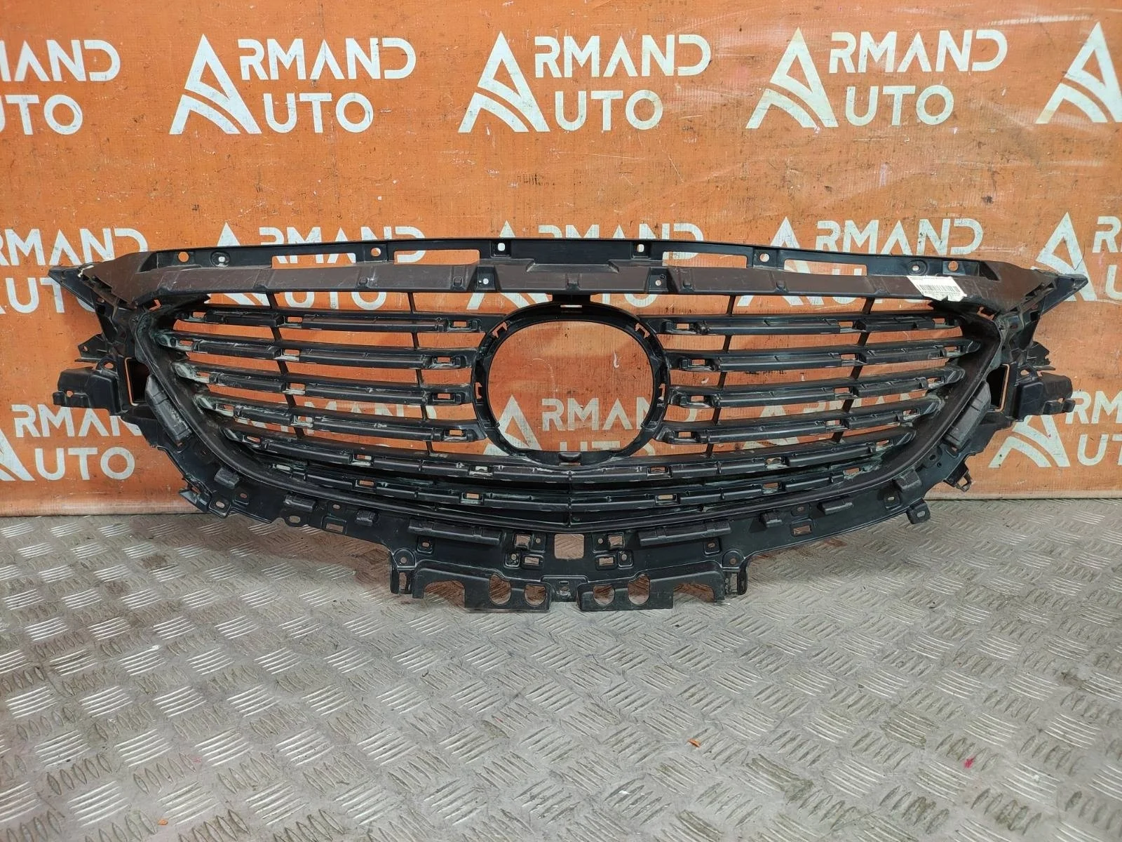 Решетка радиатора Mazda 6 2015-2018 3 GJ