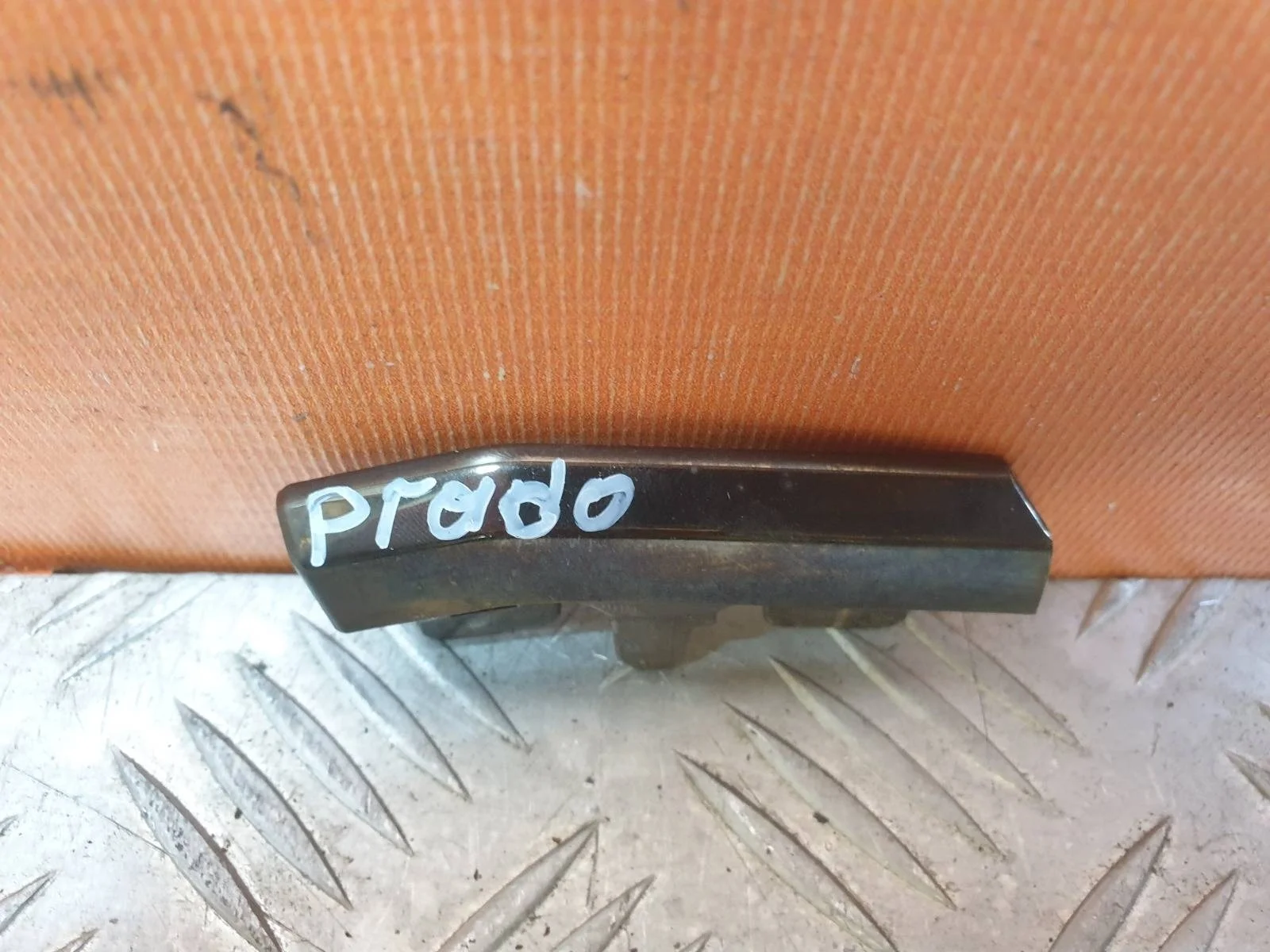 Накладка решетки радиатора нижняя Toyota Land Cruiser Prado 2017-нв 150