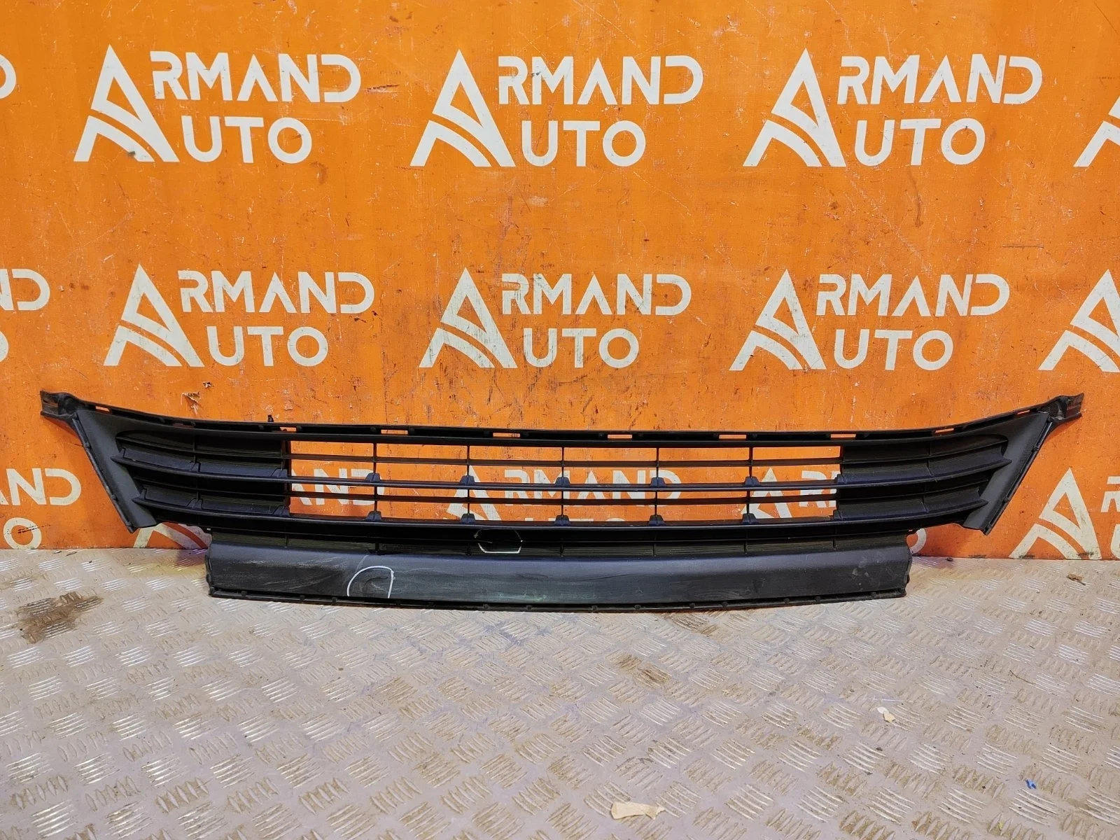 Решетка бампера Toyota RAV4 2015-2019 CA40