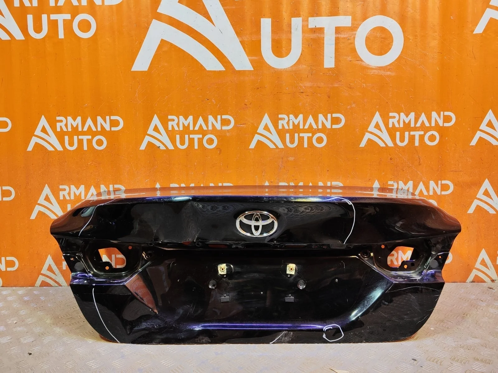 Крышка багажника Toyota Camry 2017-нв 8 XV70