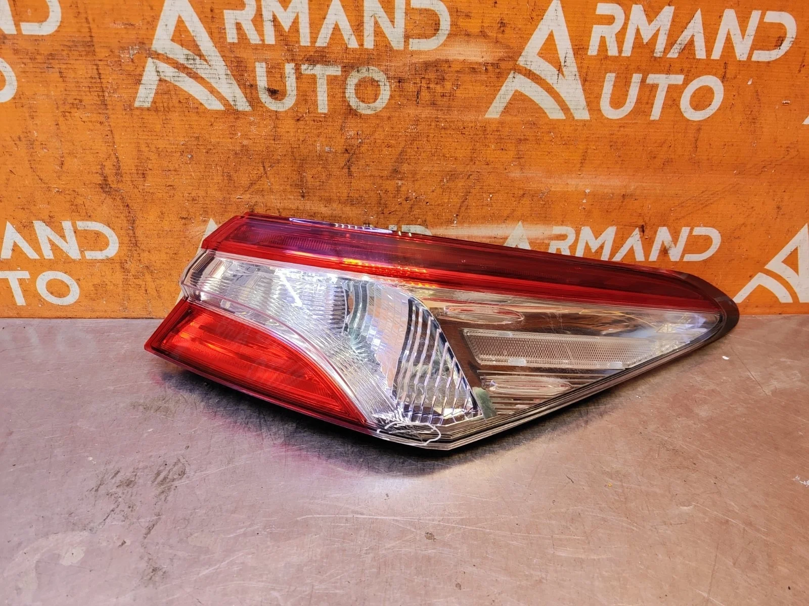 Фонарь внешний Toyota Camry 2017-нв 8 XV70