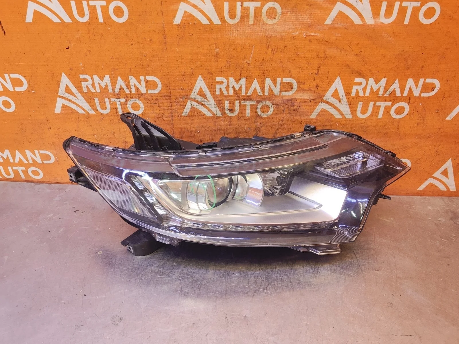 Фара Mitsubishi Outlander 2015-нв 3