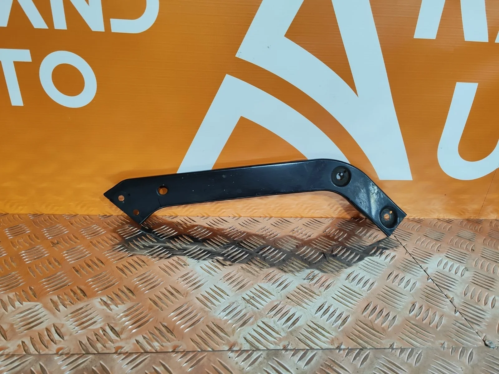 Кронштейн фары Volkswagen Tiguan 2016-нв