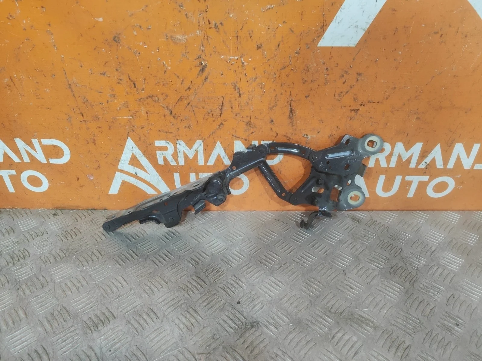 Петля капота BMW X1 2015-2022 F48