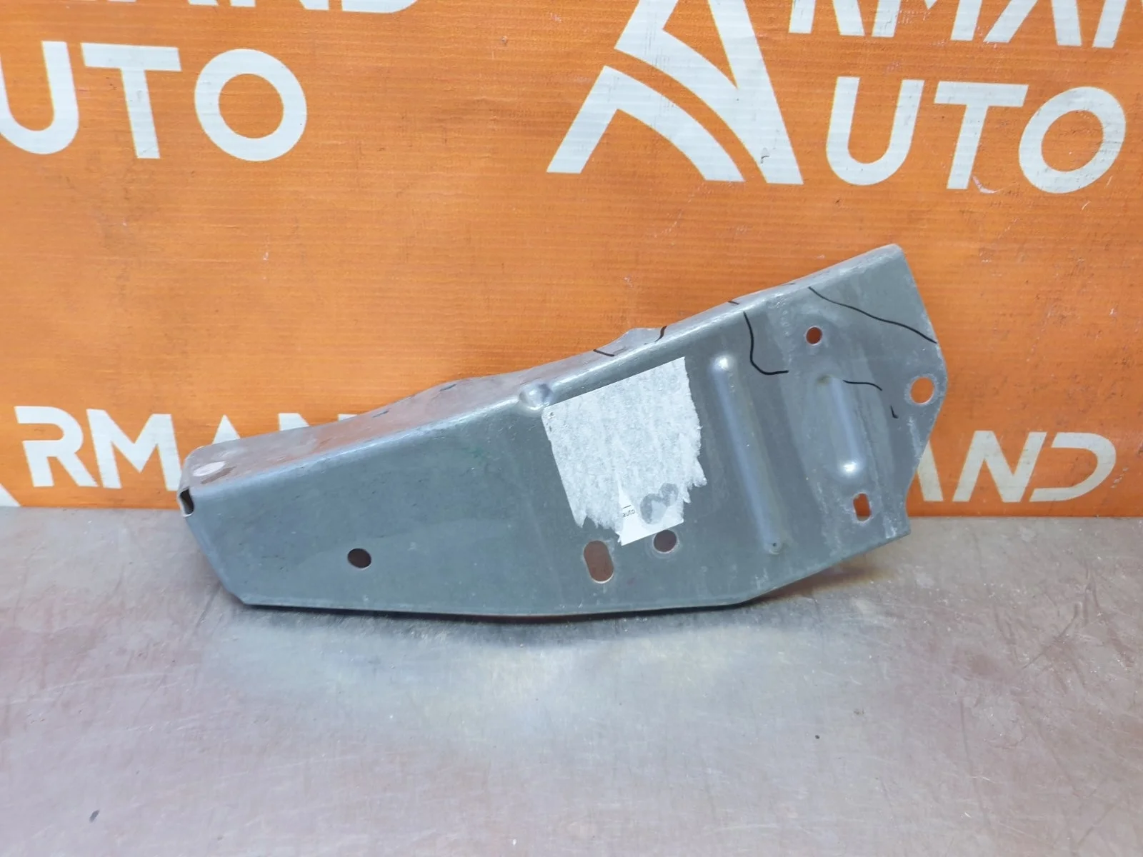 Кронштейн усилителя бампера верхний Mitsubishi Outlander 2012-нв 3