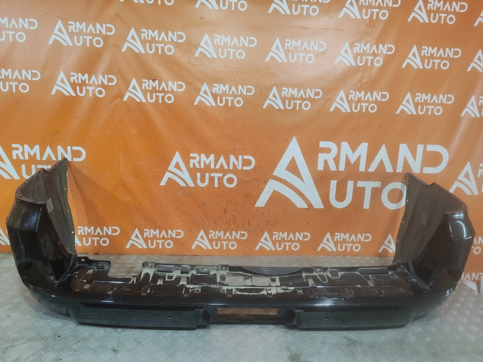 Бампер Lexus LX 2015-2023 URJ200