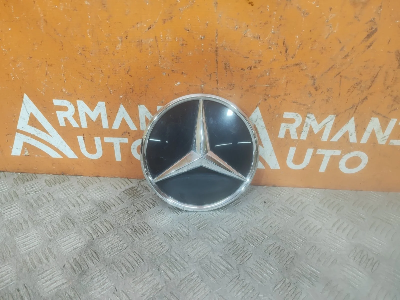 Эмблема Mercedes GLC-Class 2019-нв X253