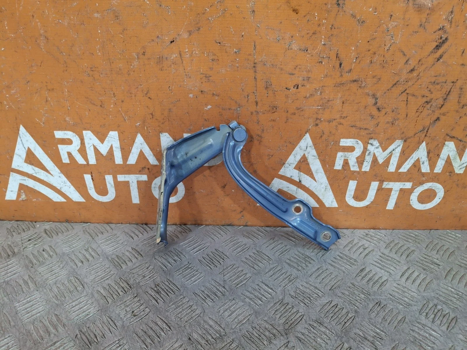 Петля капота Skoda Octavia 2013-2020 A7 (5E)