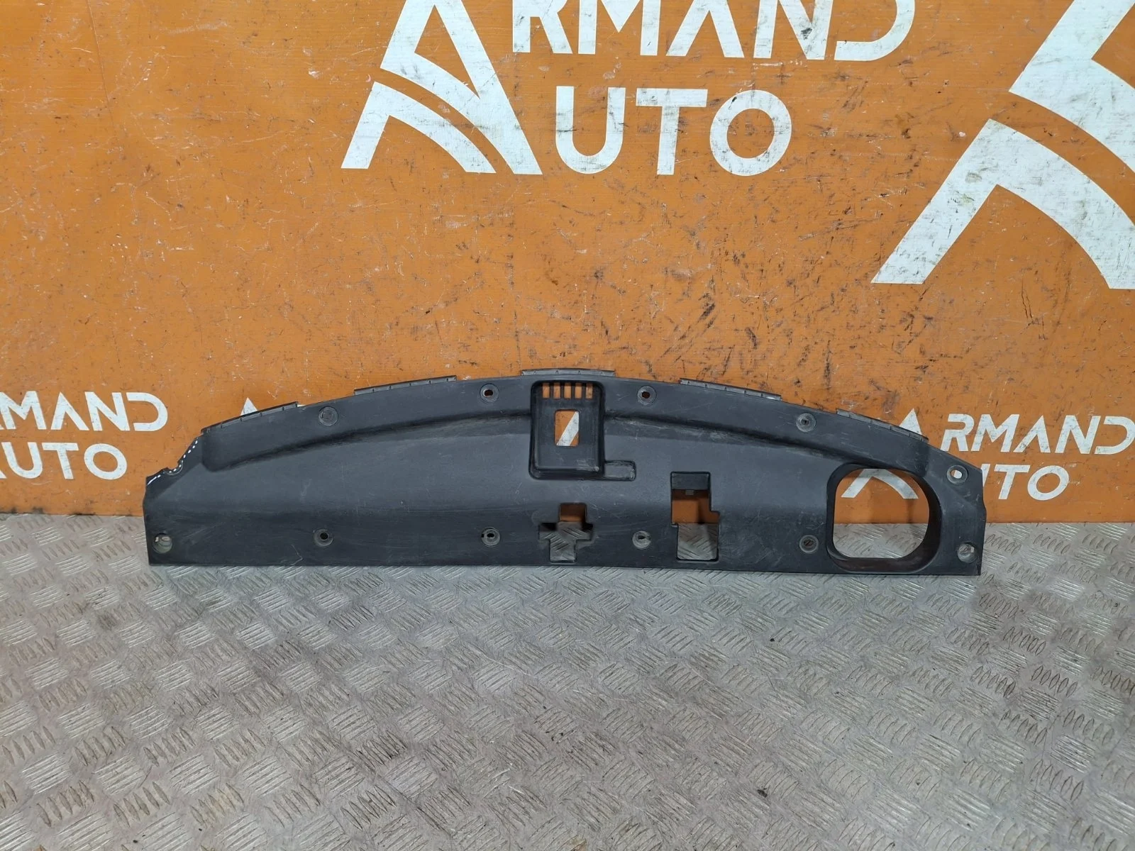 Кожух замка капота Hyundai Santa Fe 2012-2016 3 DM