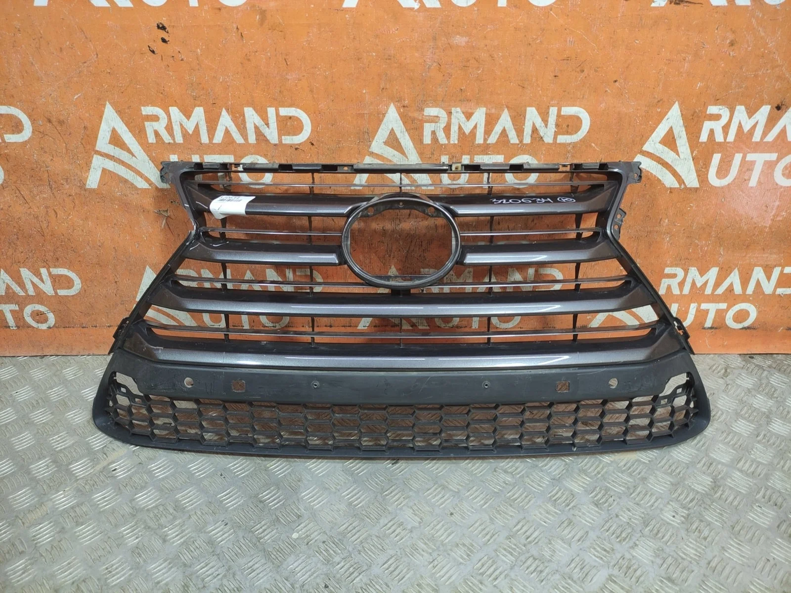 Решетка радиатора Lexus NX 2014-2017