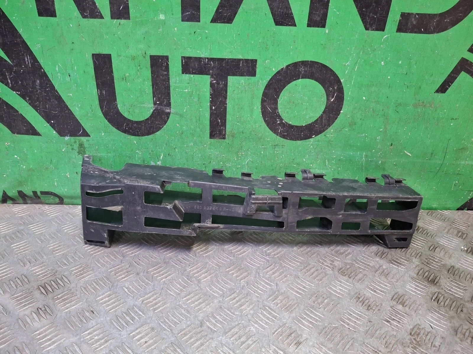 Кронштейн бампера Renault Duster 2015-2021