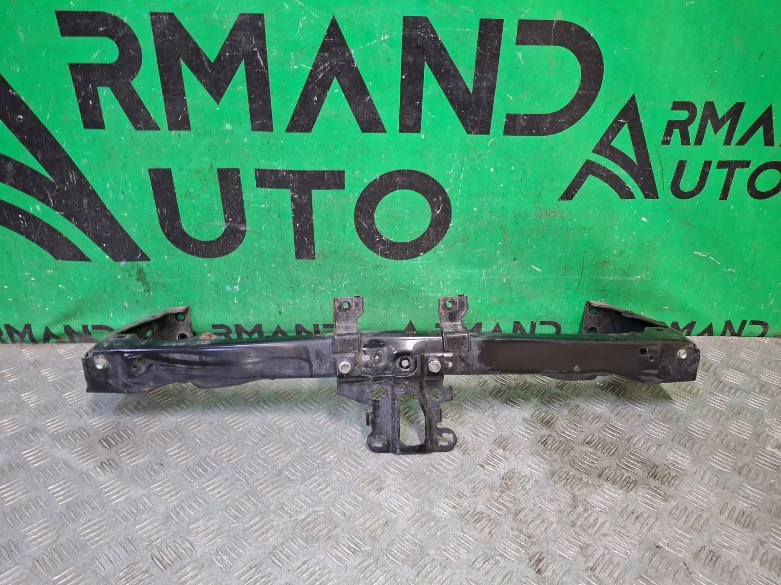 Усилитель бампера верхний Mitsubishi Pajero Sport 2015-2021 3