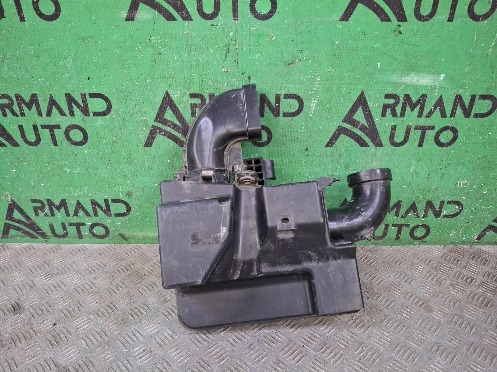 Резонатор воздушного фильтра Hyundai Solaris 2014-2017