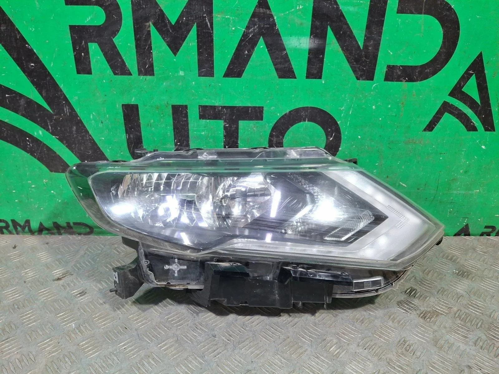 Фара Nissan X-Trail 2017-2022 3 T32