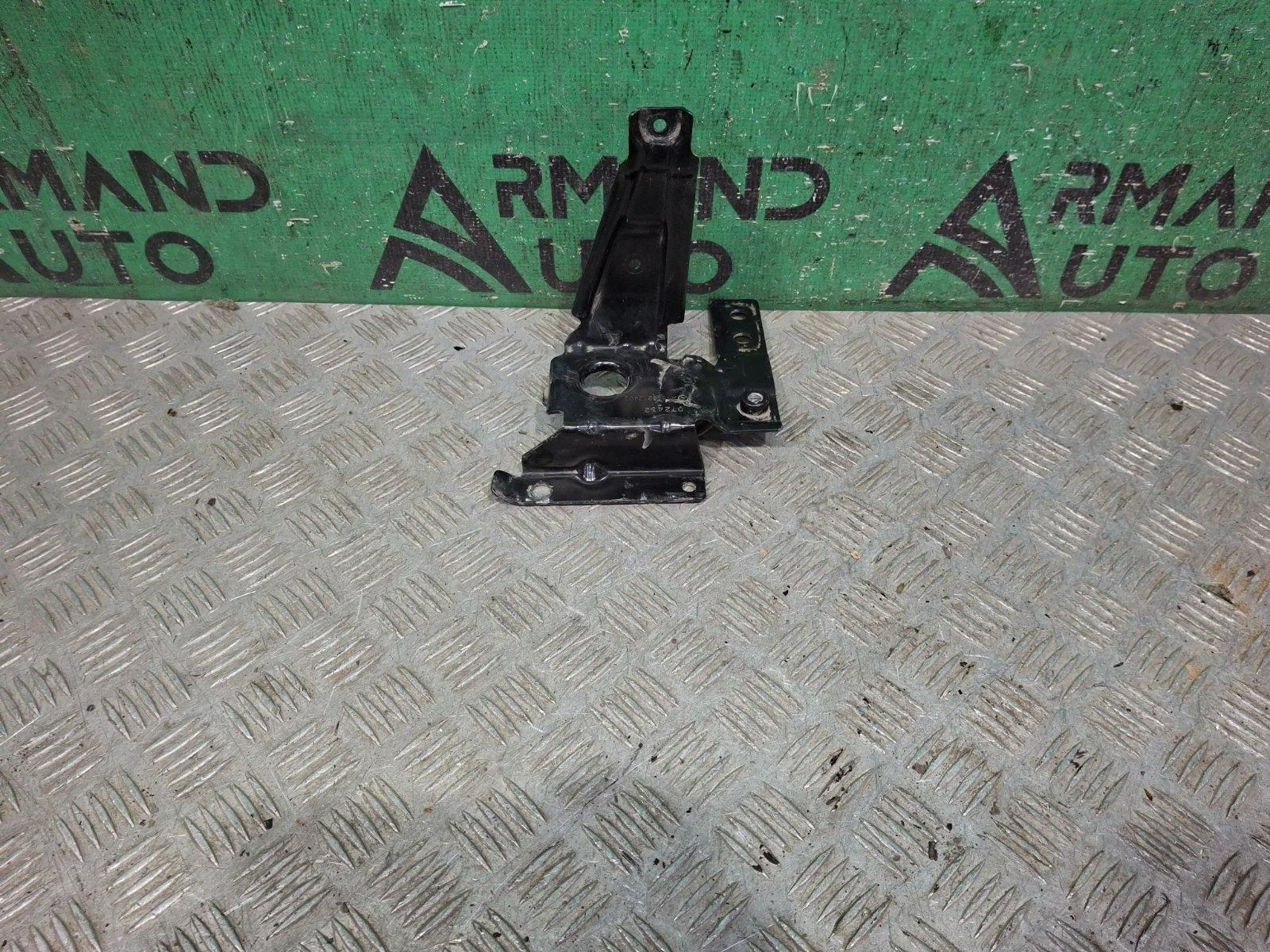 Кронштейн усилителя бампера Mercedes GLE-Class 2018-нв V167