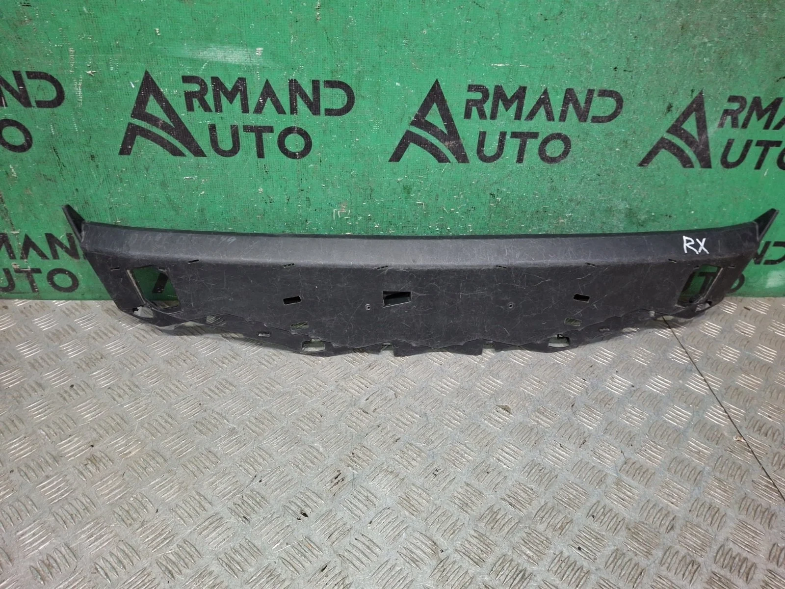 Кронштейн решетки бампера Lexus RX 2015-2019 4