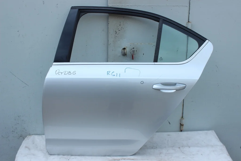 Дверь задняя левая лифтбек Skoda Octavia А7