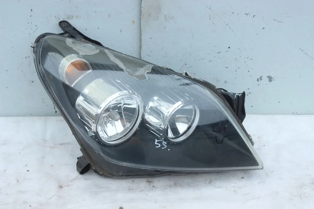 Фара черная правая дефект Opel Astra H ФР214