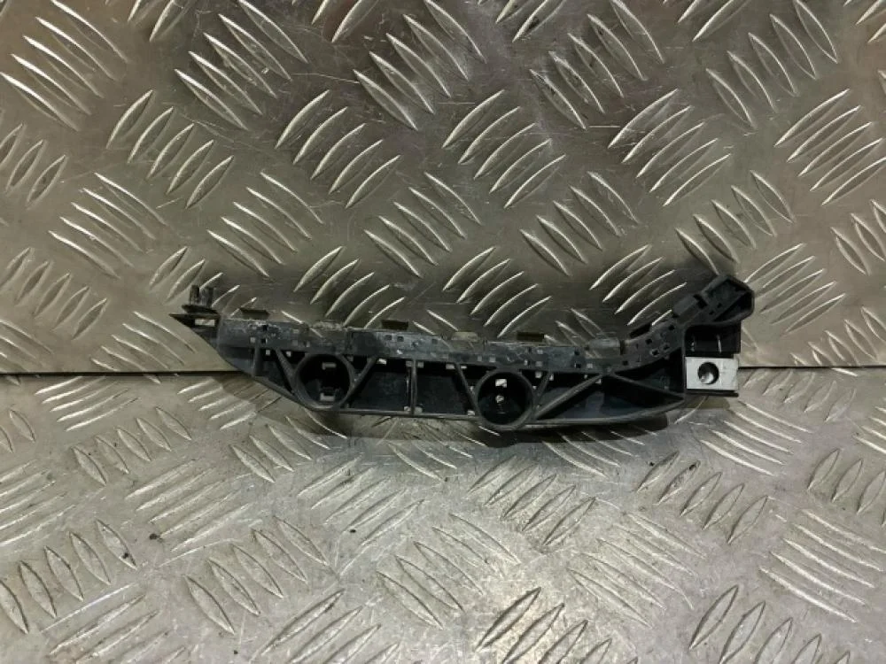 Кронштейн переднего бампера правый для Honda Civic FD (4D) 2006-2012