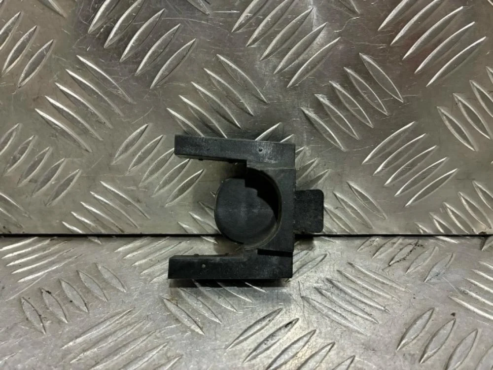 Кронштейн радиатора для Mazda 3 BM 2013-2019